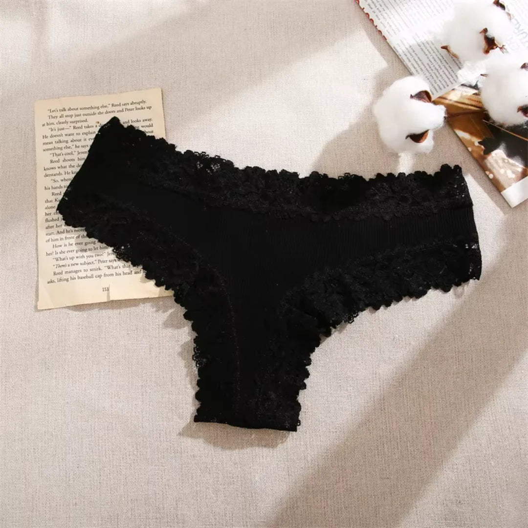 Calcinha Renda Belle Curve Elástica Sem Marcar - imagem 11