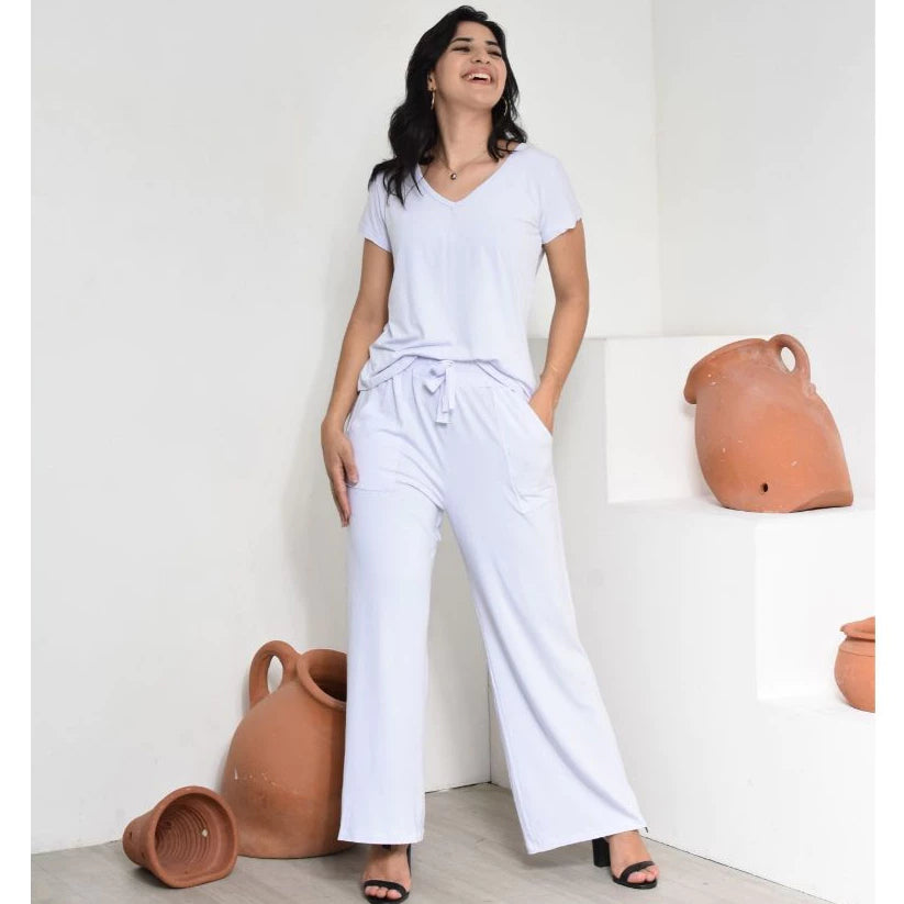 Conjunto Serena™ em Viscolycra com Calça Pantalona e Blusa Gola V