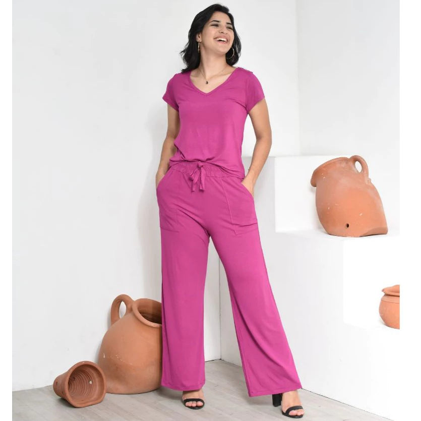 Conjunto Serena™ em Viscolycra com Calça Pantalona e Blusa Gola V