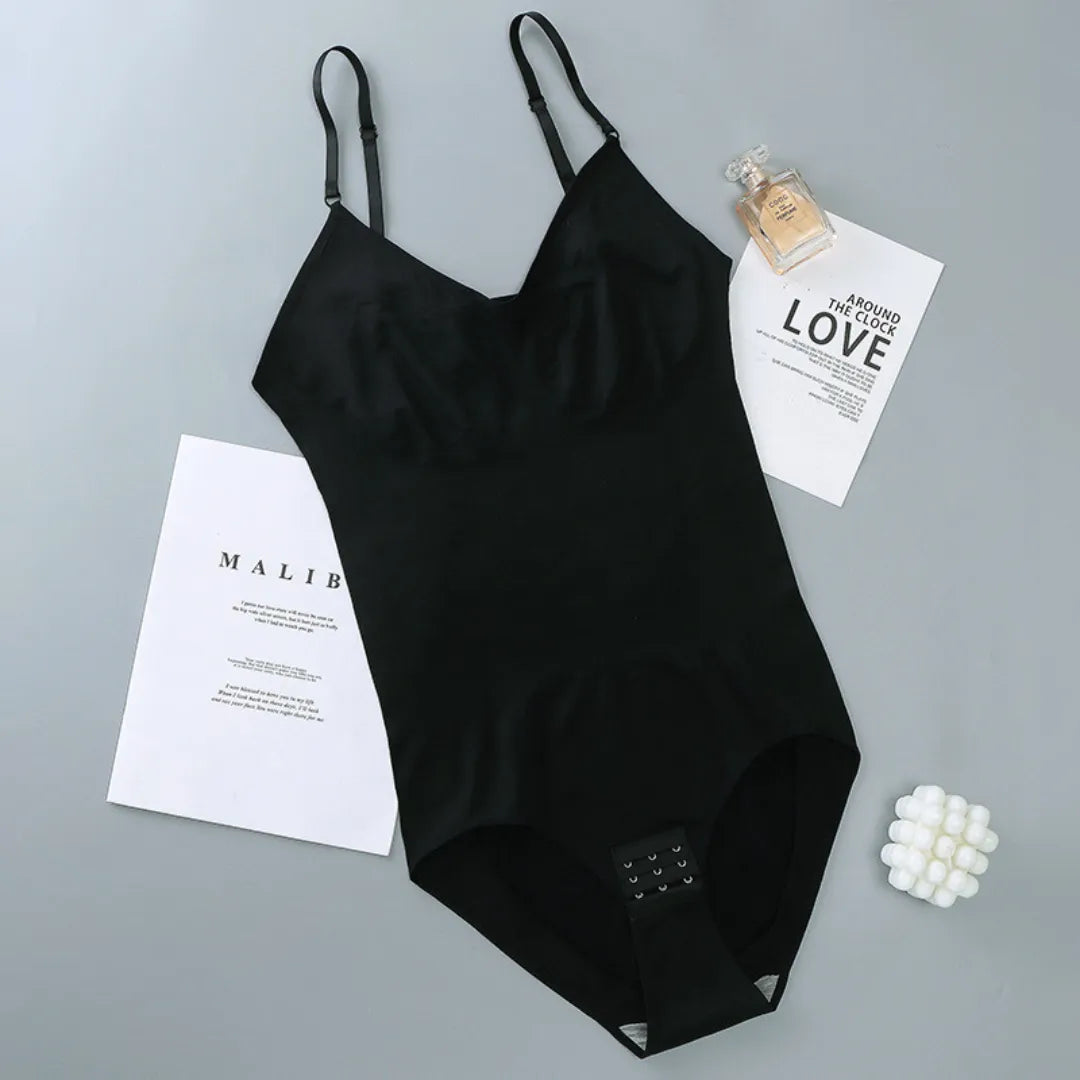 Body modelador feminino invisível sob roupas claras e escuras
