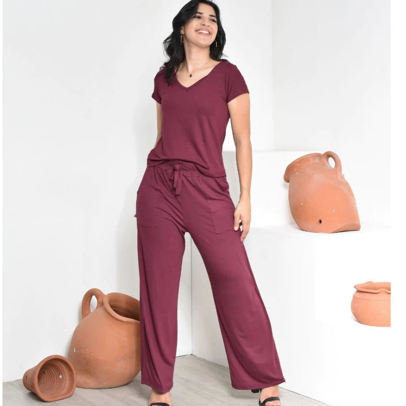 Conjunto Serena™ em Viscolycra com Calça Pantalona e Blusa Gola V