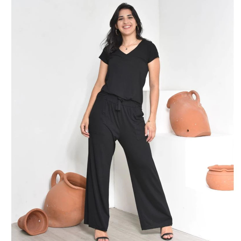 Conjunto Serena™ em Viscolycra com Calça Pantalona e Blusa Gola V