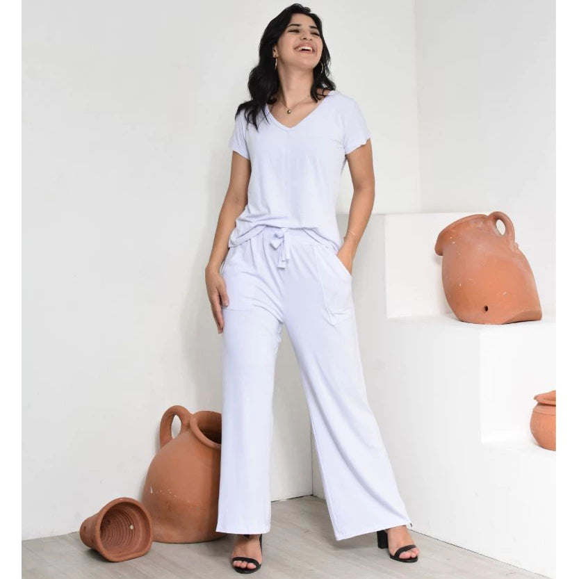 Conjunto Serena™ em Viscolycra com Calça Pantalona e Blusa Gola V