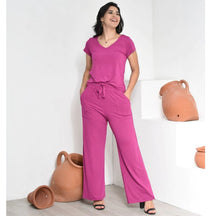 Conjunto Serena™ em Viscolycra com Calça Pantalona e Blusa Gola V