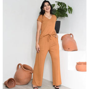 Conjunto Serena™ em Viscolycra com Calça Pantalona e Blusa Gola V