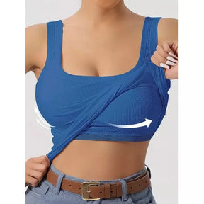 Blusa feminina com bojo embutido em cores sólidas, modela e sustenta sem sutiã